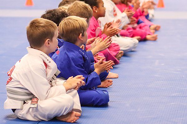 Clase de Jiu-Jitsu Almería con niños y adultos